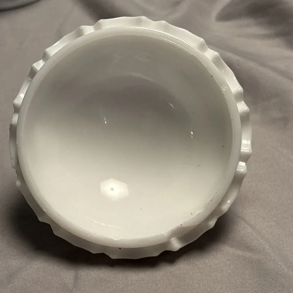Fostoria Milk Glass Heavy‎ Pedestal Dish With Lid